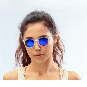 Retro Celebrity Sunglasses Keyhole Brisk Classic